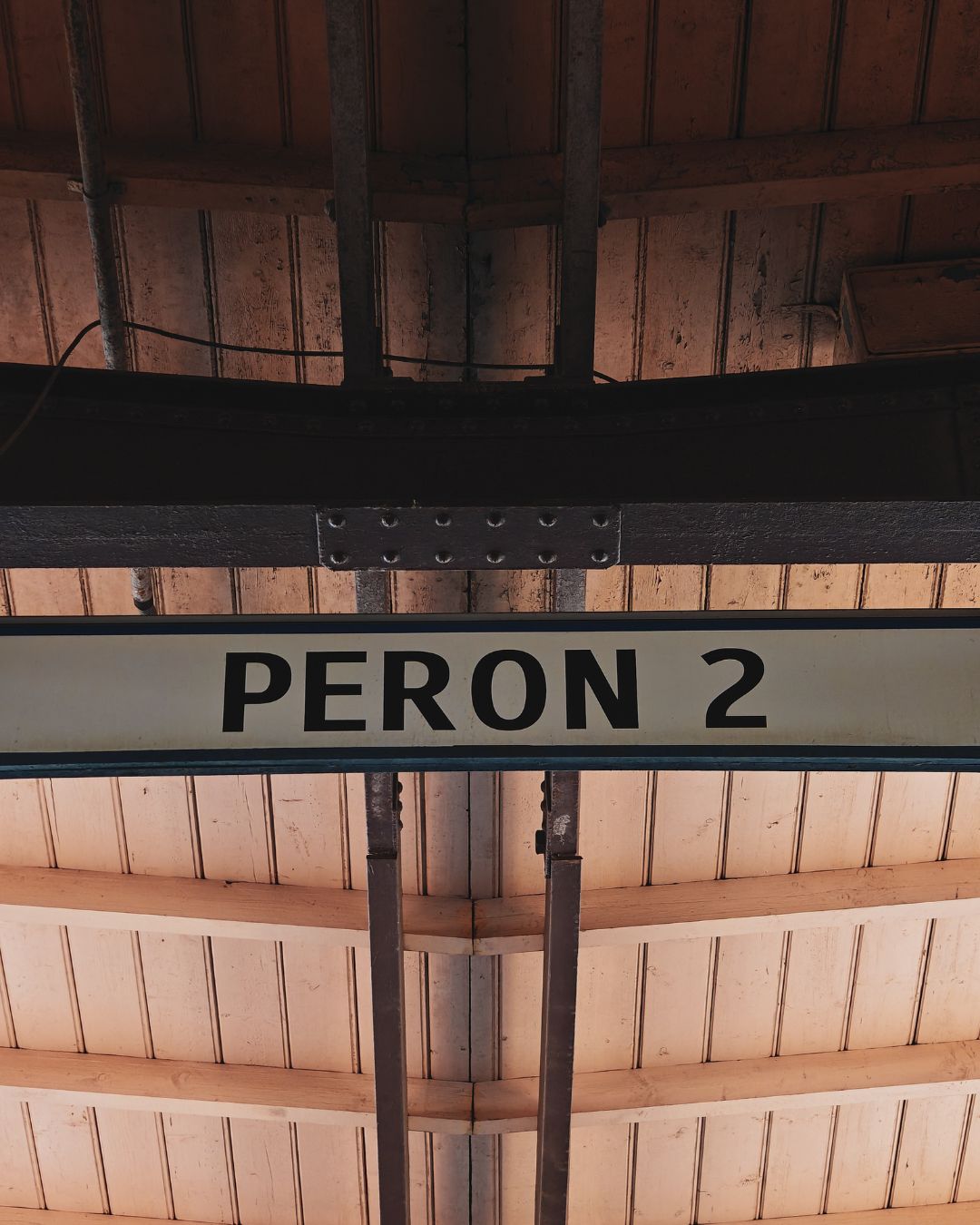 Peron 2
