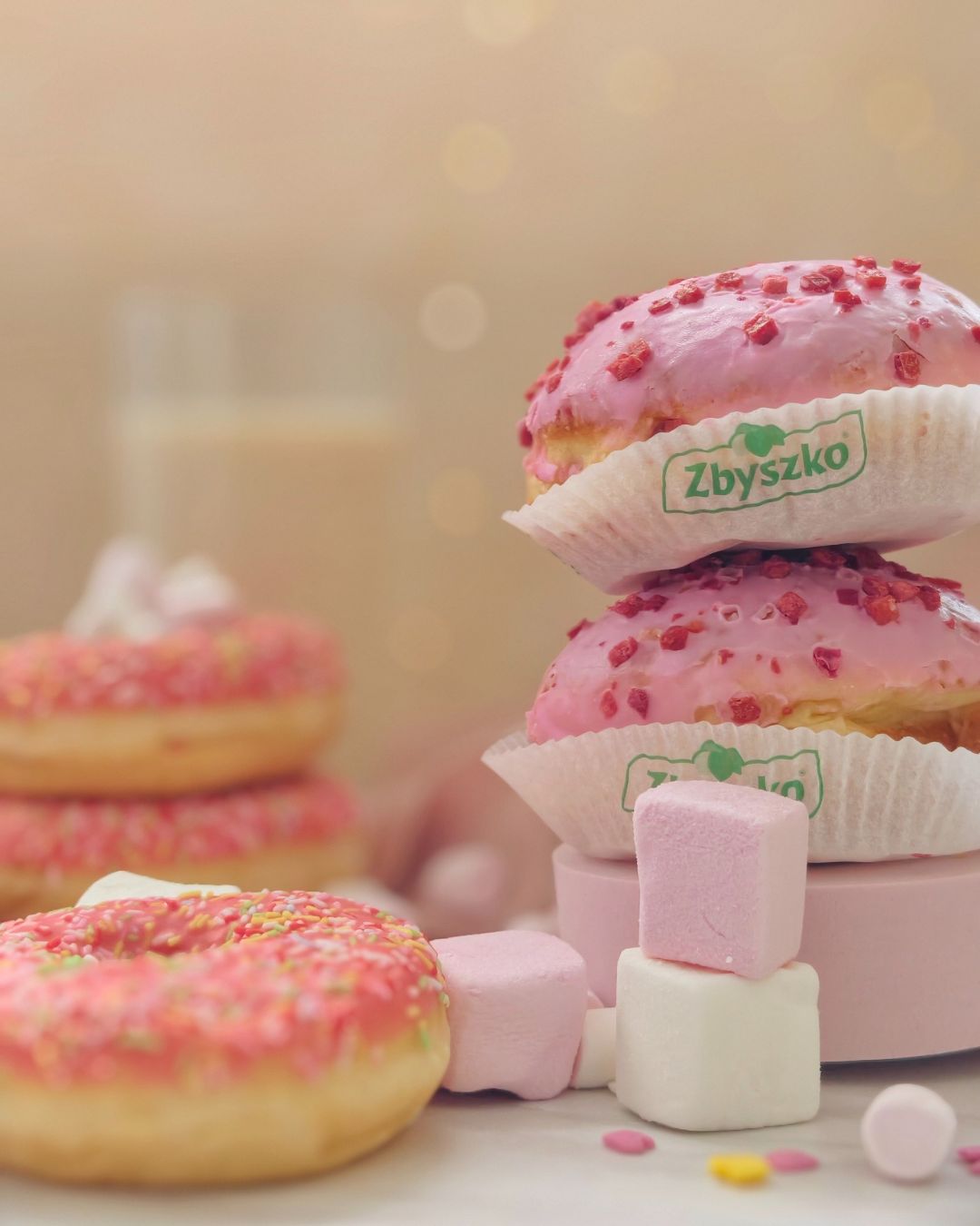 Pączki z różowym lukrem