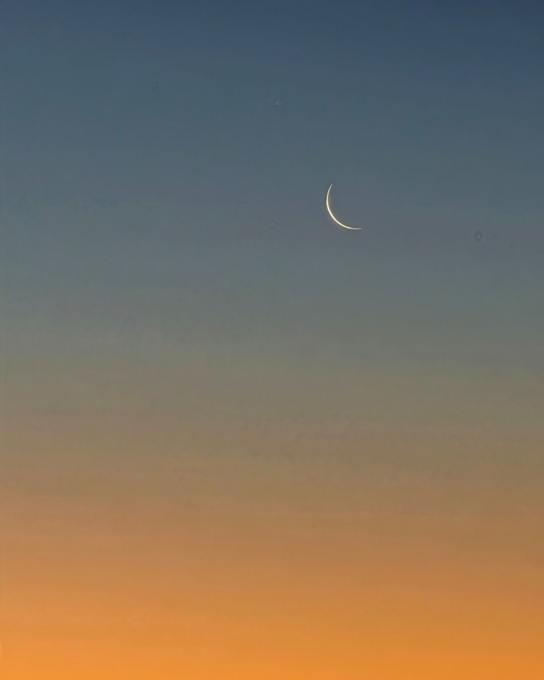 Księżyc o wschodzie słońca