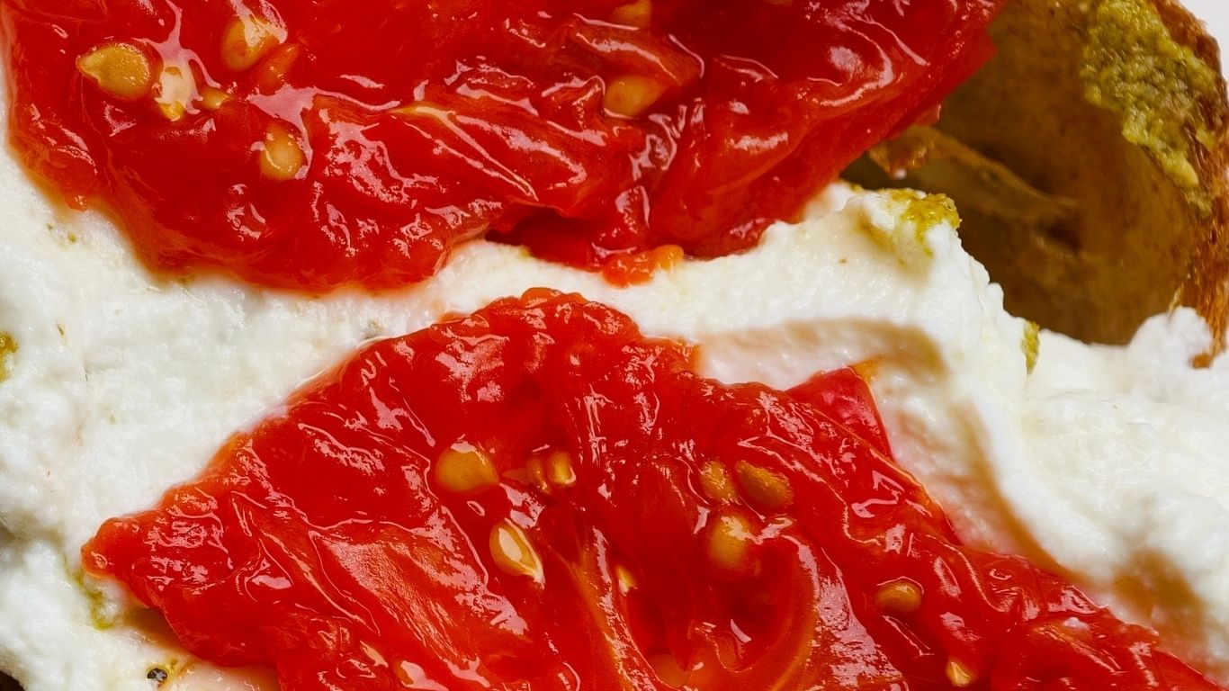 Grzanka z grillowanymi pomidorami