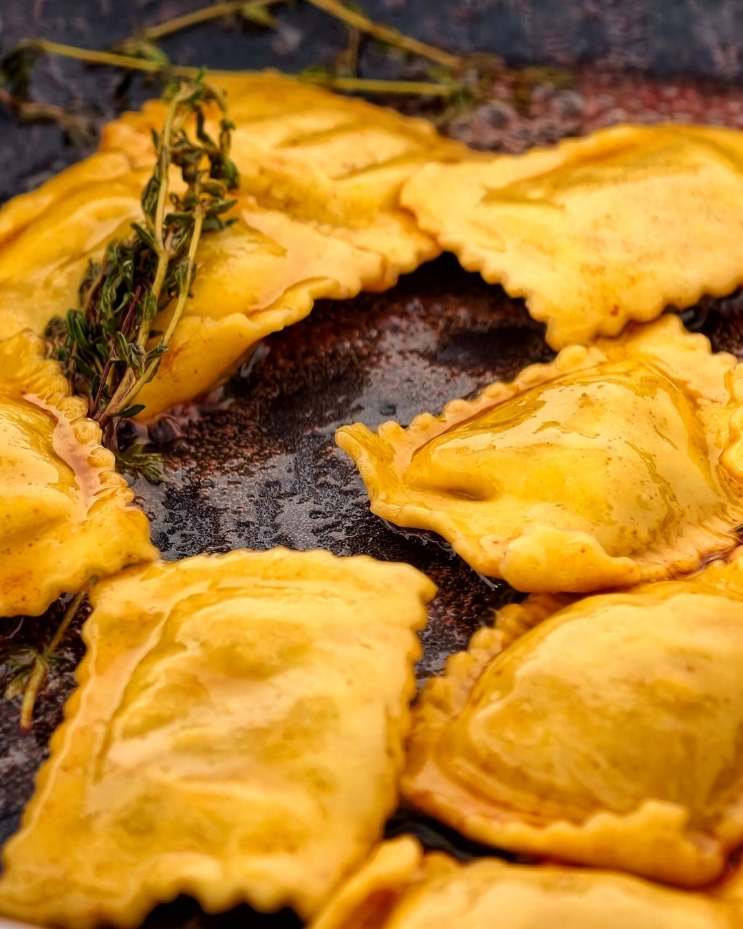 Ravioli na patelni z tymiankiem